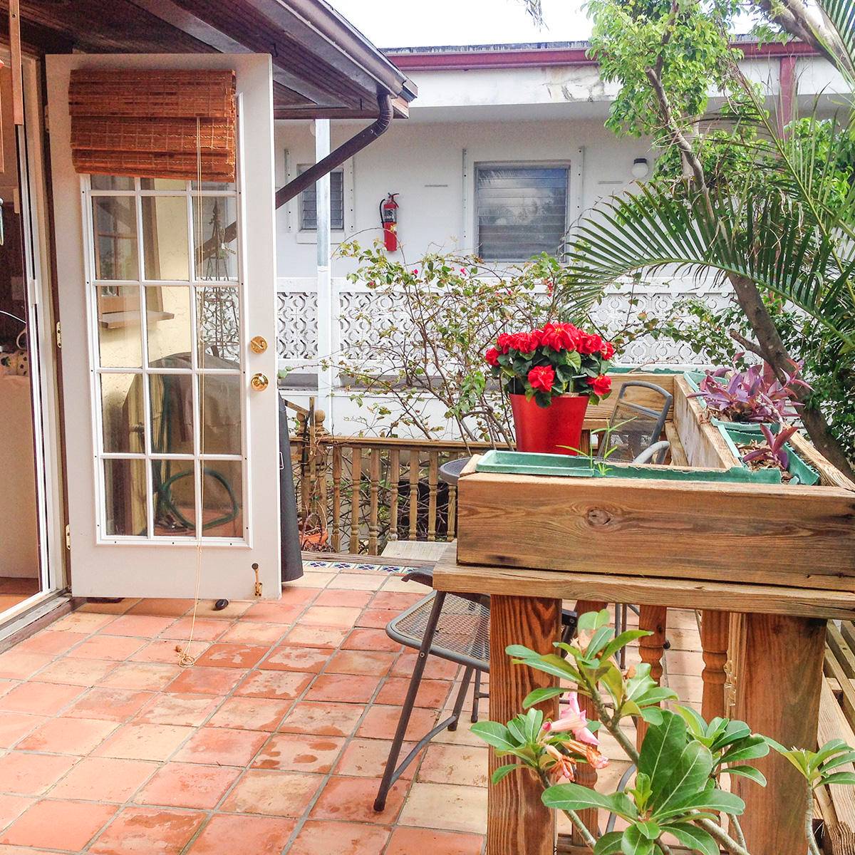 Perfect annual PB Pied a Terre with private balcony.