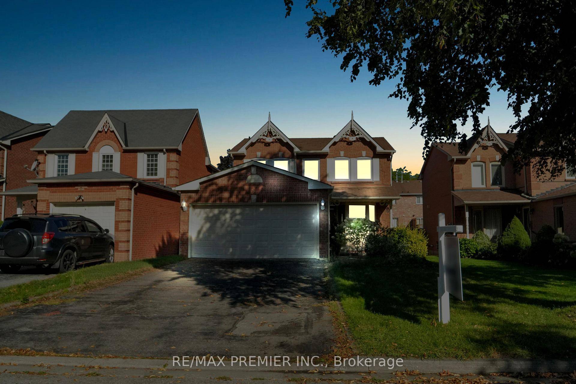 Welcome to 6 Hearne Crescent in Ajax !