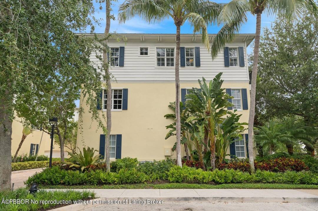 Presenting the largest 3 bedroom townhouse at Magnolia Court.