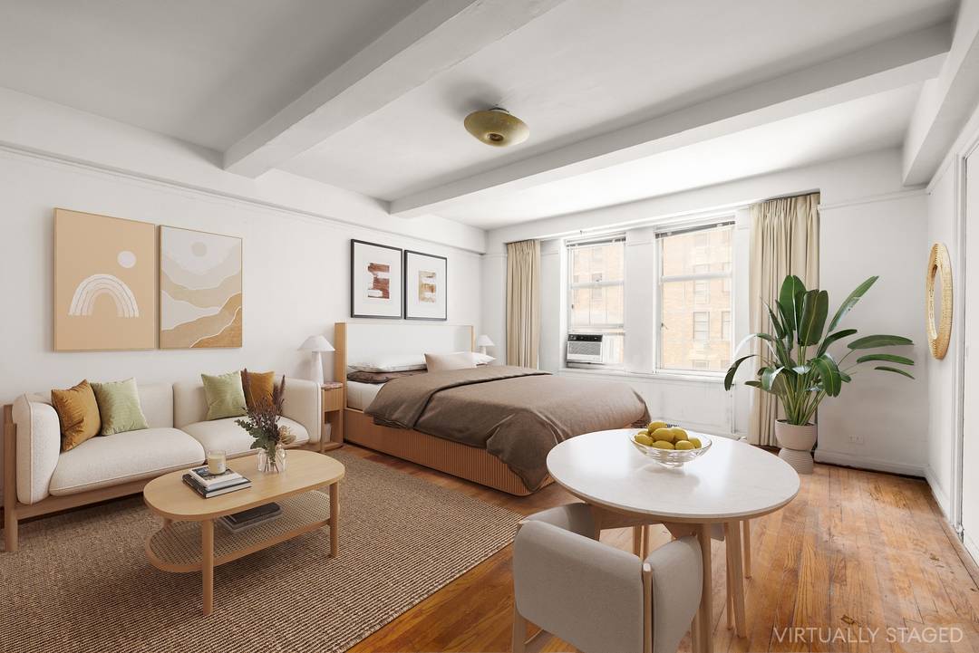 Perfectly positioned in the heart of Chelsea, Residence 9F at 470 West 24th Street is a south facing studio filled with natural light and thoughtfully designed living space.
