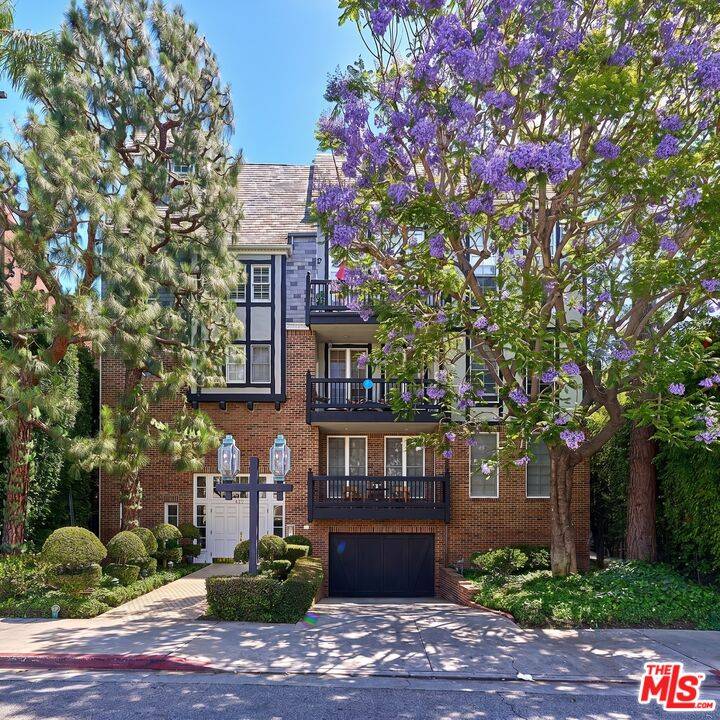 420 S Barrington Ave 2BR Brentwood La