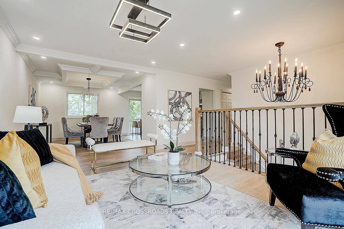 Welcome to the Prestigious Letitia Heights Community 160 Letitia Street, Barrie.
