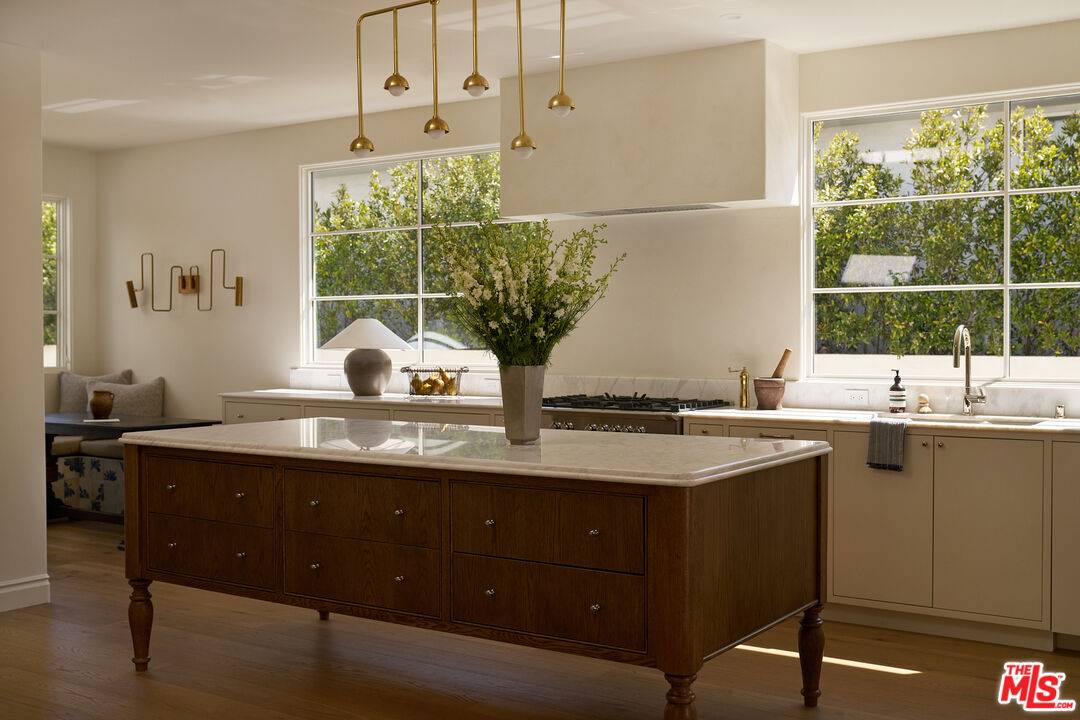 2214   Glencoe Ave 4BR Marina Del Rey La