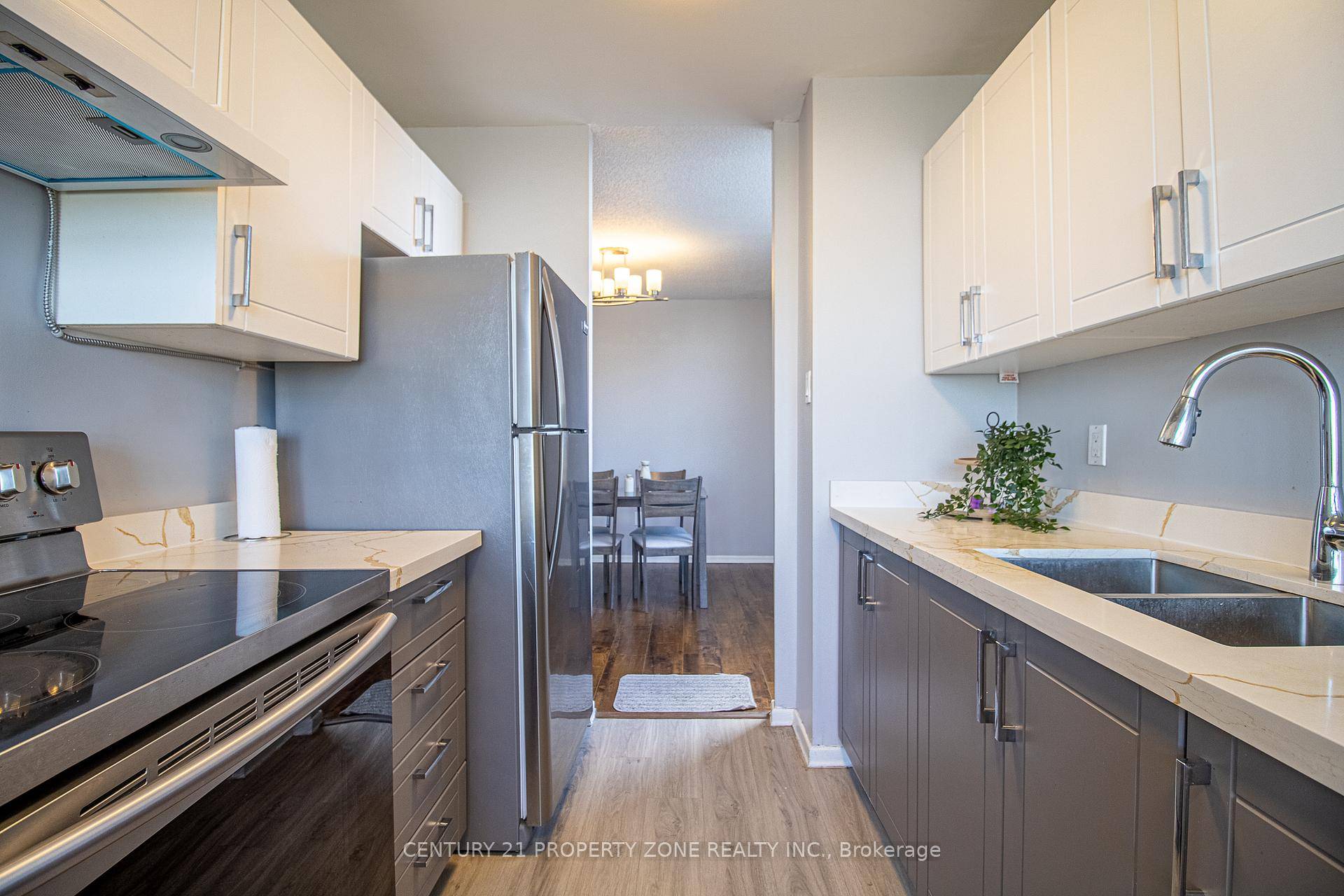 Welcome to this stunning, move in ready corner unit located on the 16th floor of 25 Kensington.