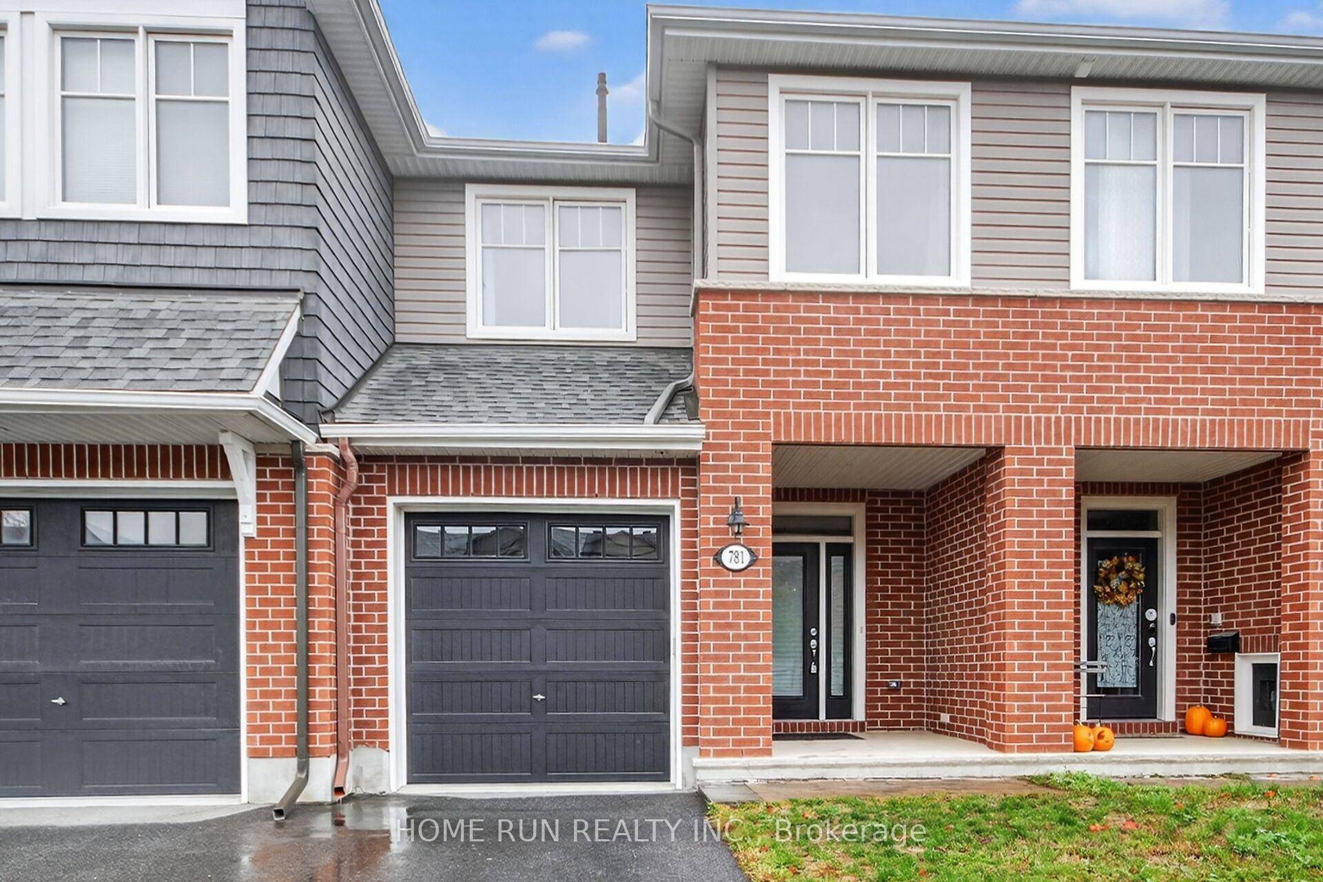 Stunning ! This meticulously maintained 2000sf per builder's plan model townhome is a SHOWSTOPPER !