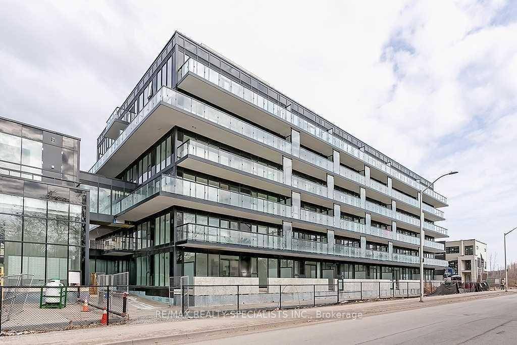 Sunny bright modern one bedroom one bathroom condo in Burlington.