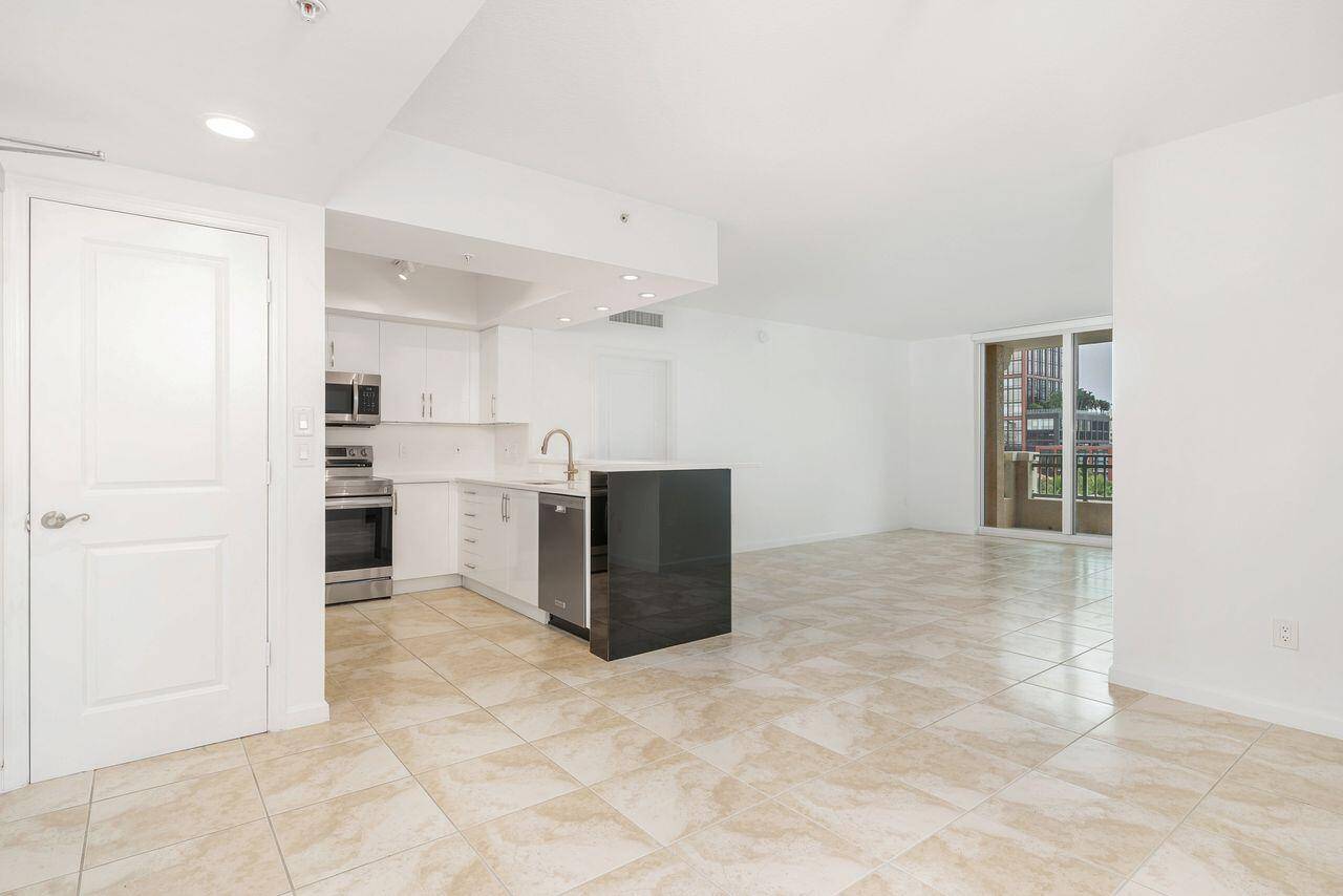 GORGEOUS UNOBSTRUCTED EAST VIEWS !