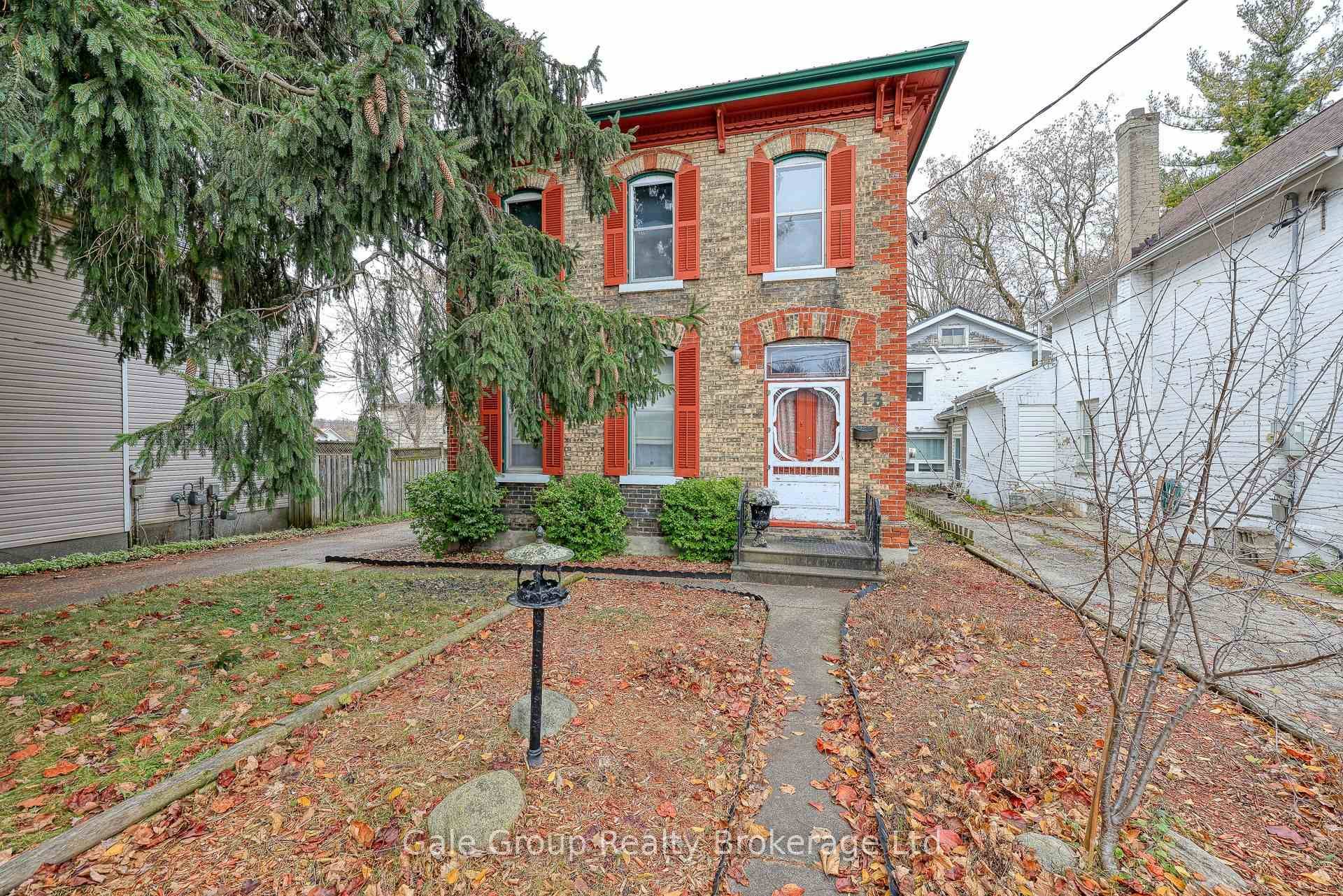 Welcome to this inviting family home featuring a generous layout perfect for comfortable living and entertaining.