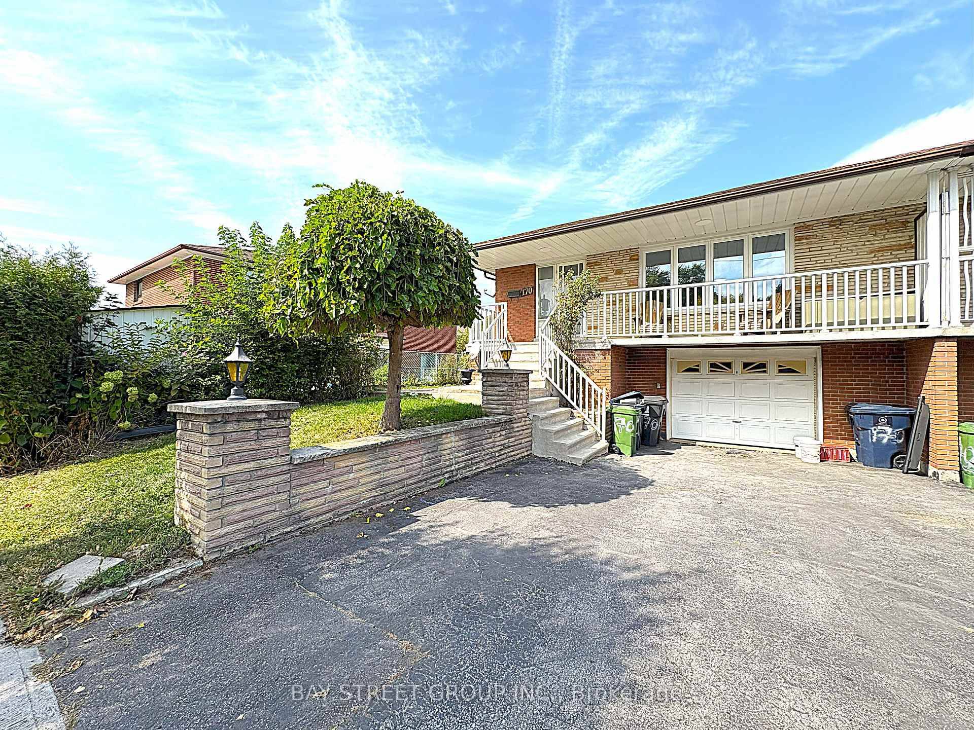 Bright and fully renovated 3 bedroom semi detached home in the highly sought after Pleasant View community, featuring a spacious and functional layout with full sized living and dining areas, ...