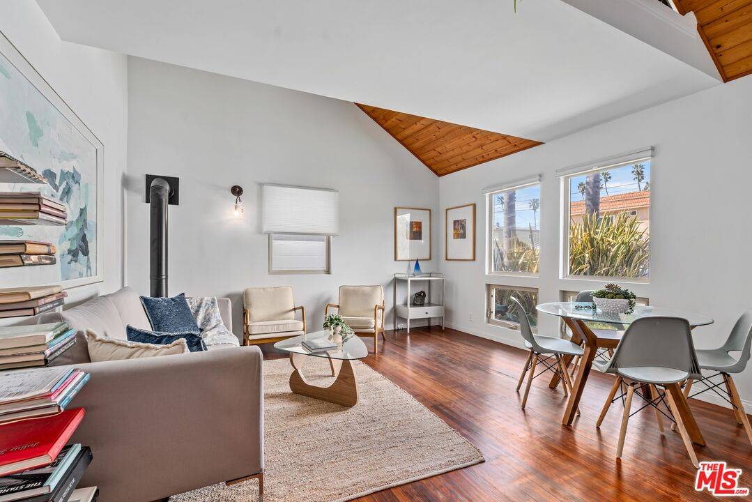666   Marr St 3BR Marina Del Rey La