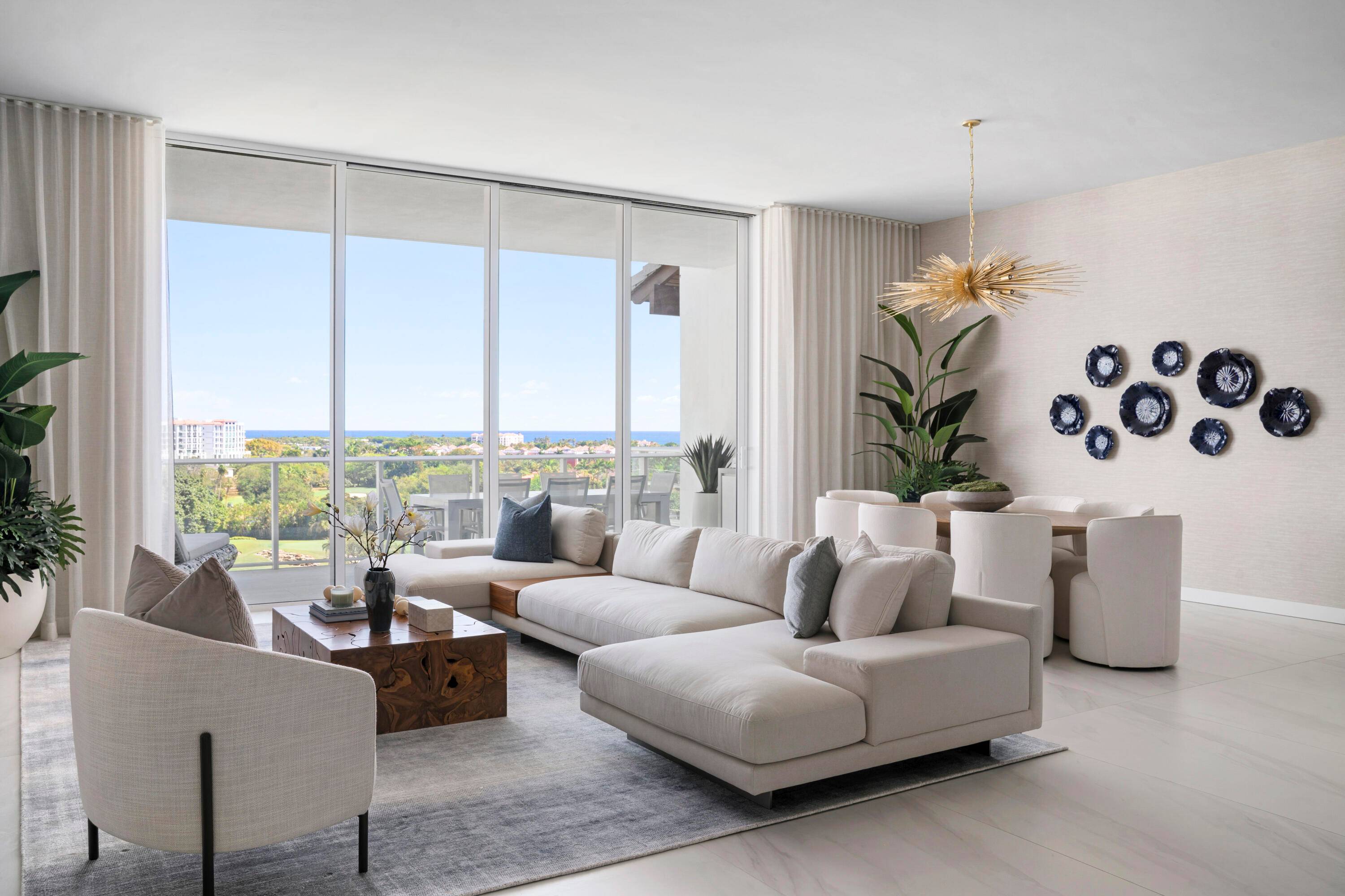 Brand new and move in ready, direct East facing Penthouse in Alina 220 !