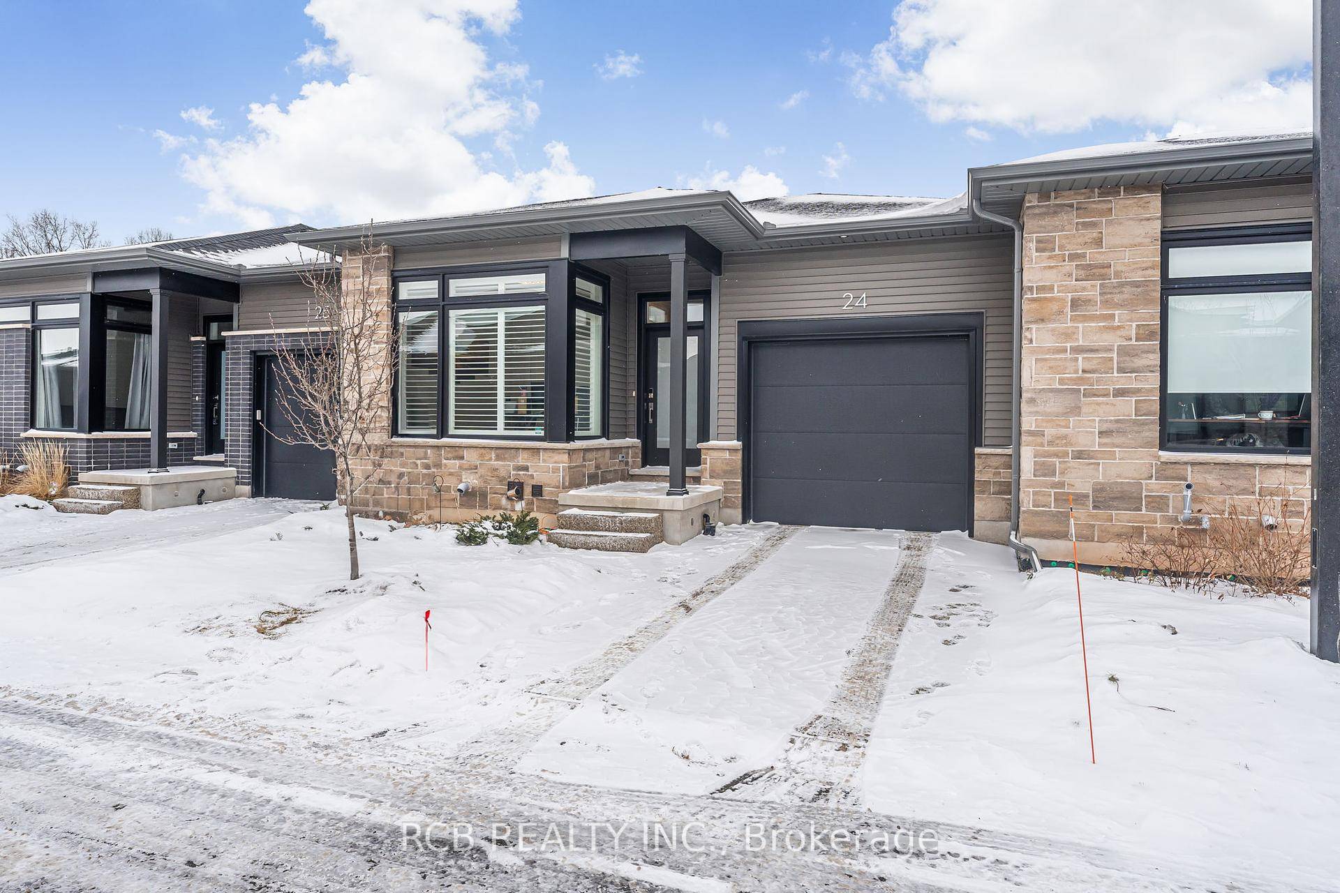 Simply stunning ! Built in 2021 by award winning Silvergate Homes, this bungalow in the exclusive Legends on the Green community offers premium finishes, an attached garage, and a 10x15 ...
