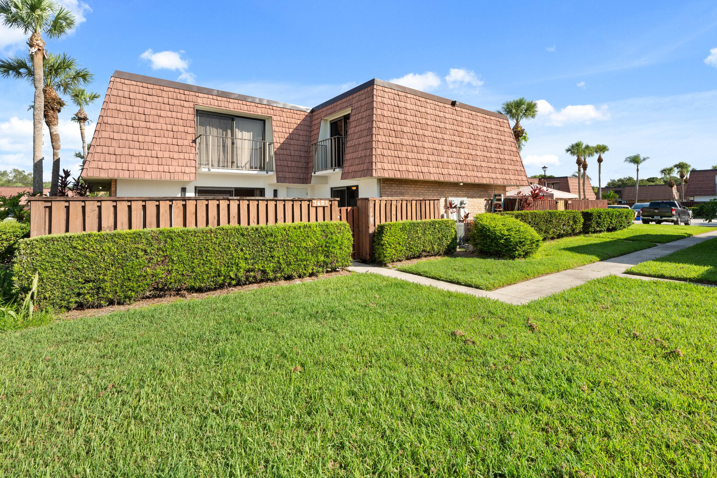 Lake side view Move in ready and remodeled, this 2 bedroom, 2.