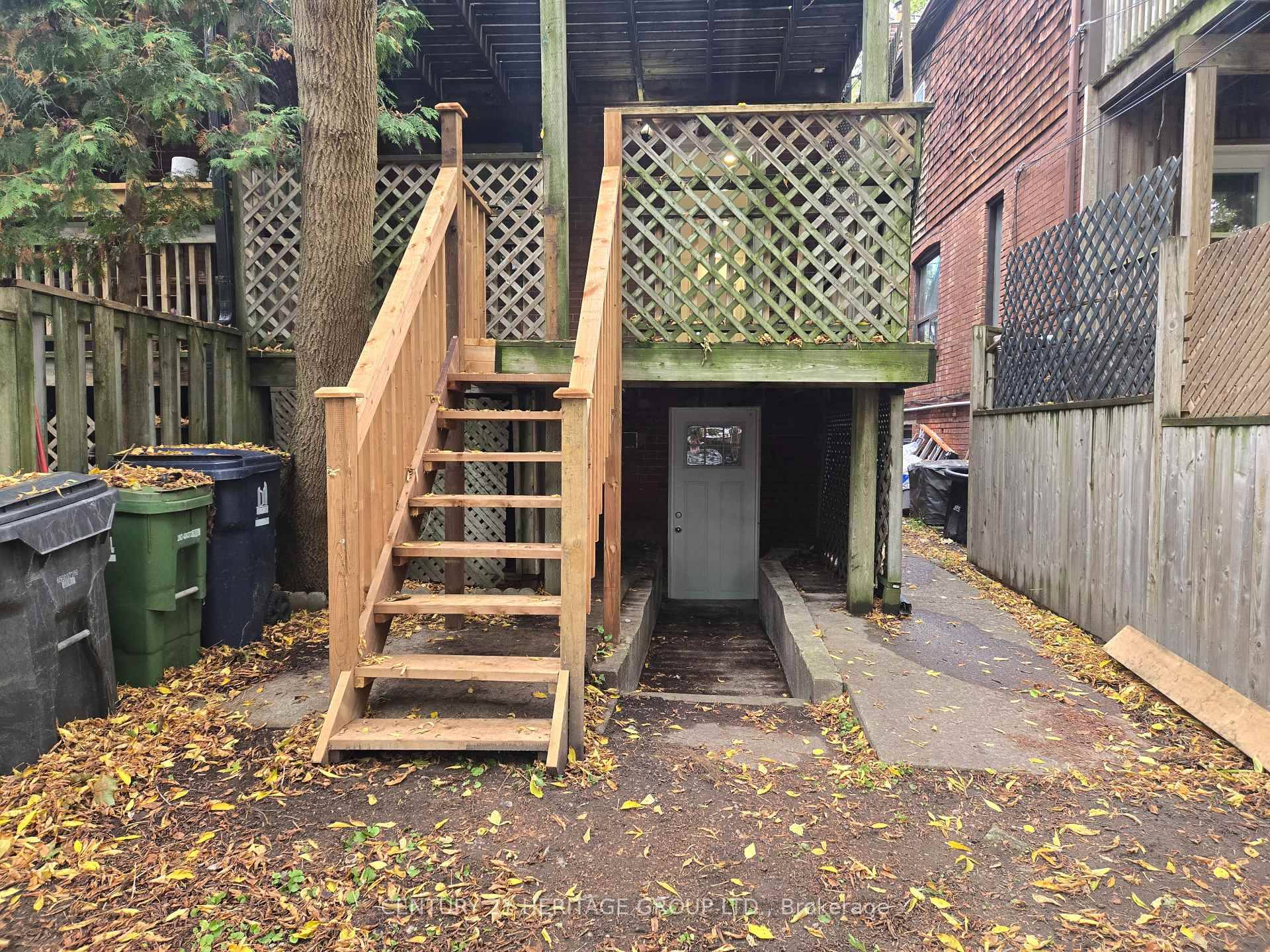 Welcome To This Beautifully Finished Lower Level Bachelor Apartment With A Convenient Walk In Entrance Bright, Open Concept Layout Modern, Upgraded Full Kitchen with Quartz Counters amp ; Backsplash, Stainless ...