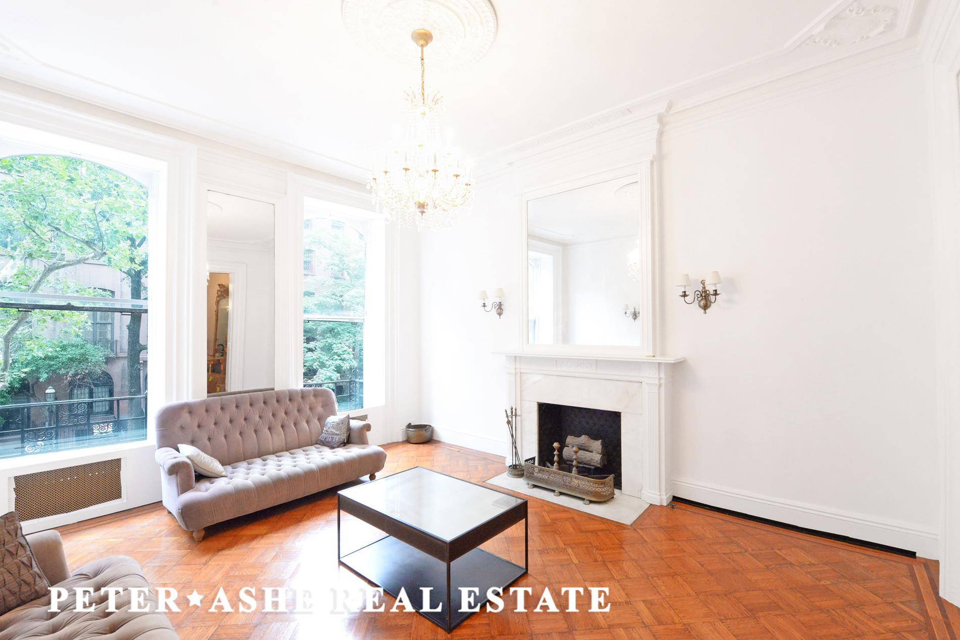 Building for sale ! This lovely 5 story townhouse in the heart of Manhattan is perfect for conversion to 1 family home.