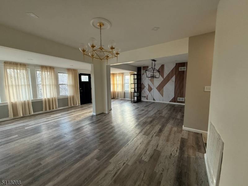 home for rent, featuring a spacious and functional layout with a combo living, dining room, E in kitchen, first floor, 2 bedrooms, 1 full bathroom.