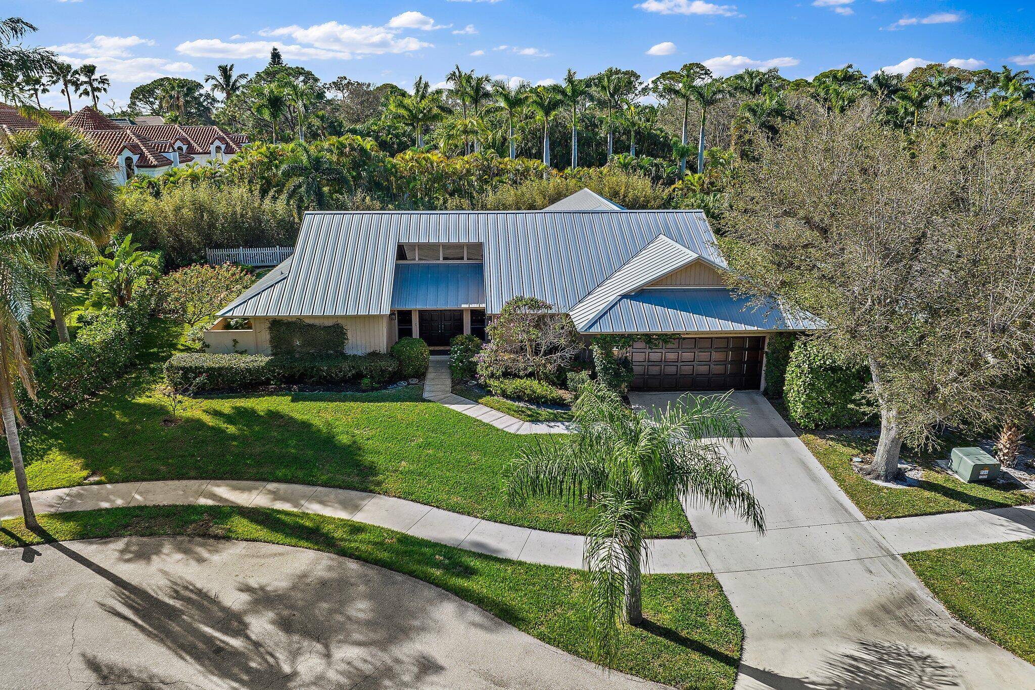 Discover the perfect blend of comfort and convenience in this stunning 4Br, 3 bath home nestled in the heart of the highly sought after Village of Tequesta.