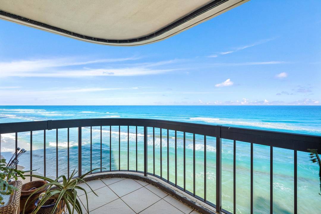 Highly desirable D unit offering just under 2, 500 sq ft of living space with breathtaking, full length eastern ocean views.