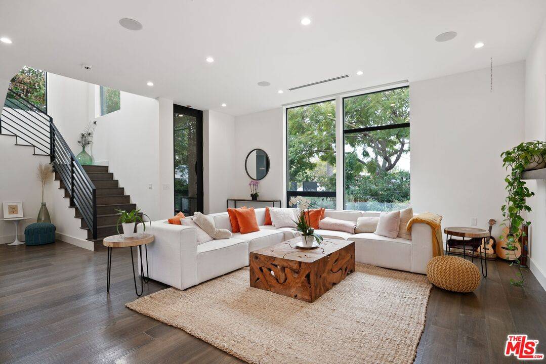 2450   Glencoe Ave 5BR Marina Del Rey La