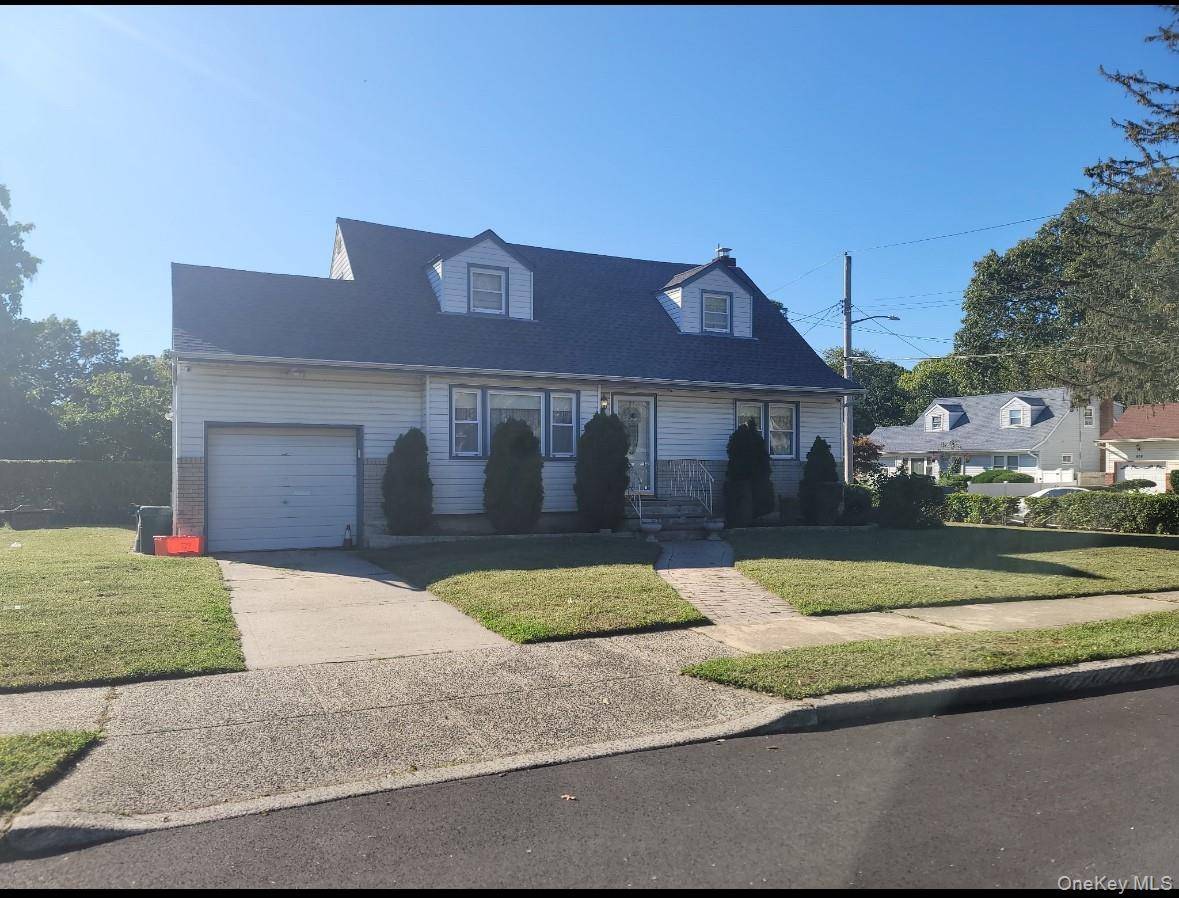 Welcome to a rare opportunity in Lakeview s serene pocket of West ?