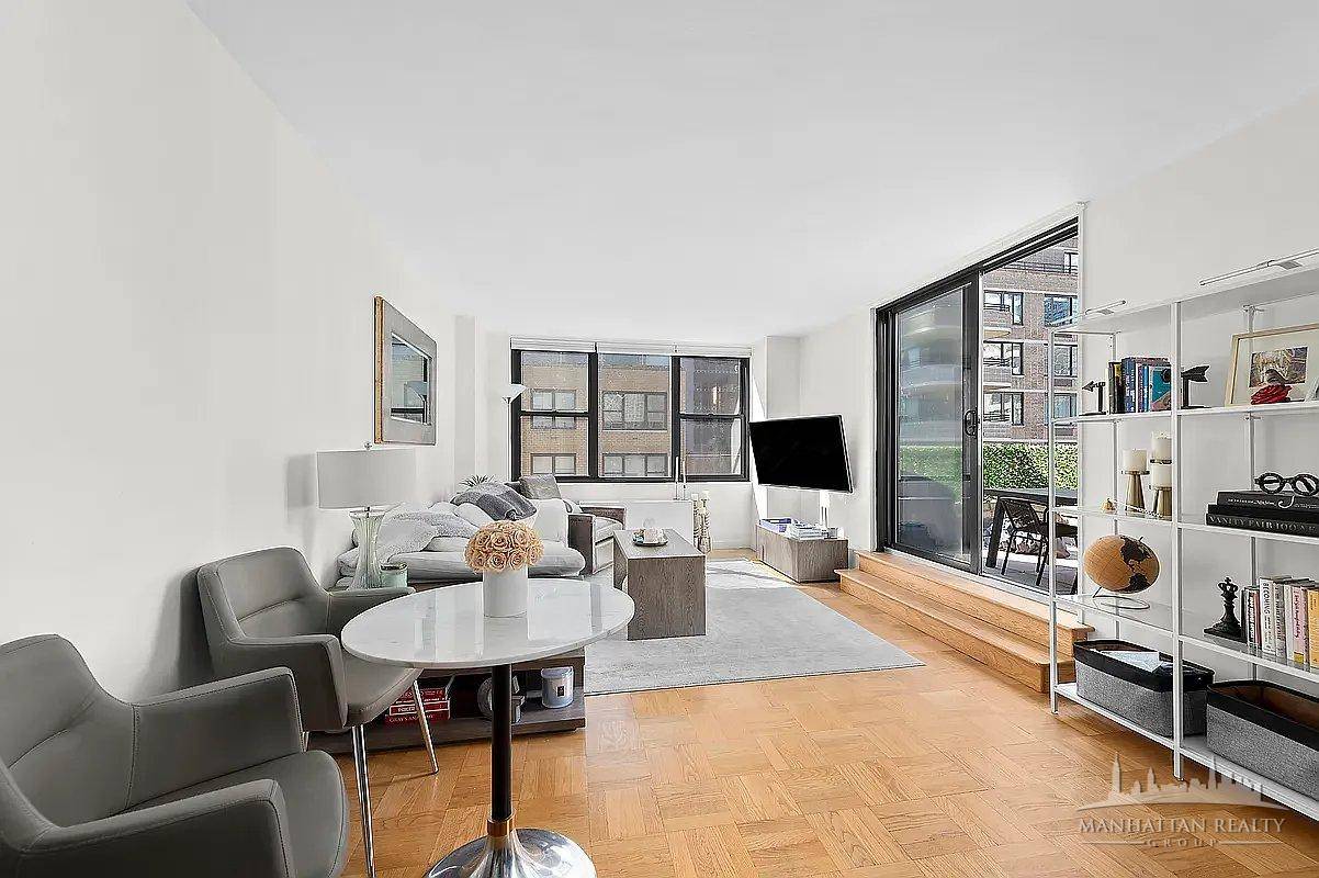 I can show you all the units available in the building True 2 Bedroom at an amazing price Newly upgraded Kitchen Stainless steel appliances Hardwood floors Great closet space Amazing ...