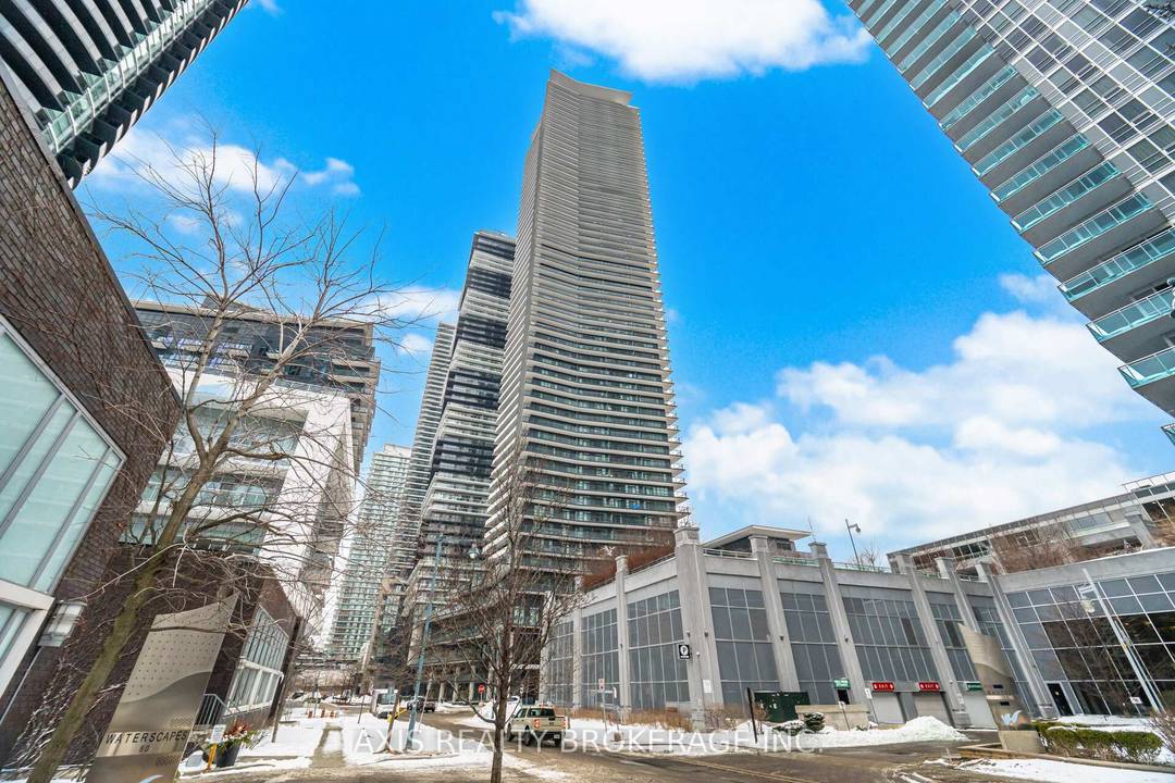 A World Class Luxury Condo WATER'S EDGE Situated In A Sensational, Dramatic amp ; Magnificent Surrounding In A Prime Location.