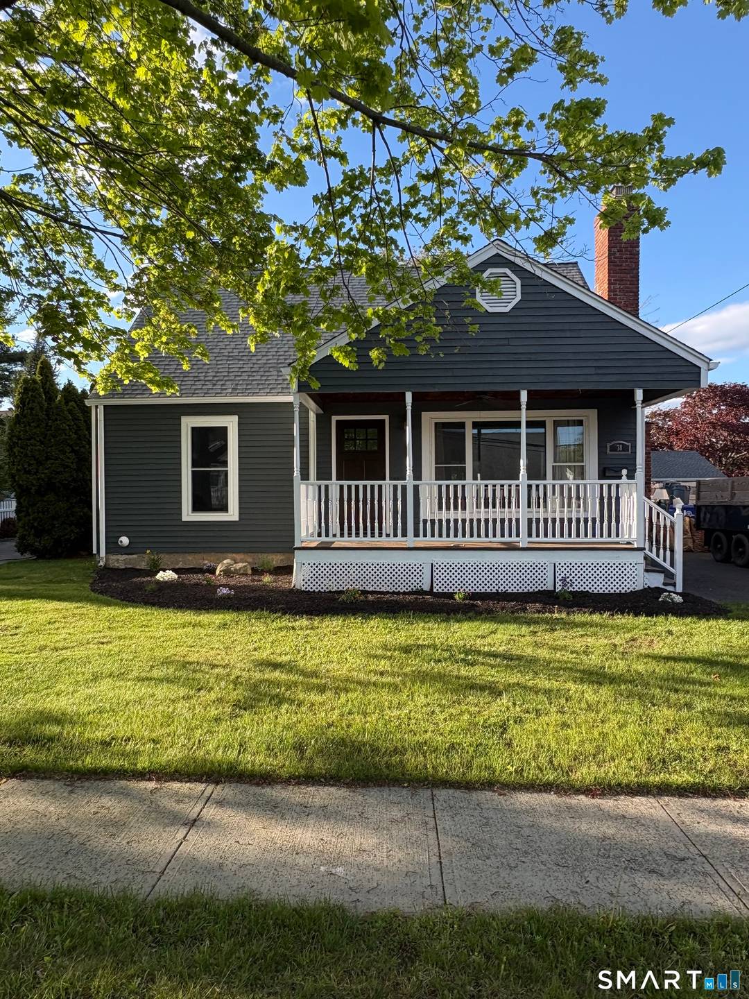 Beautiful Location ! Water views, and a very quick walk to Short Beach Park !
