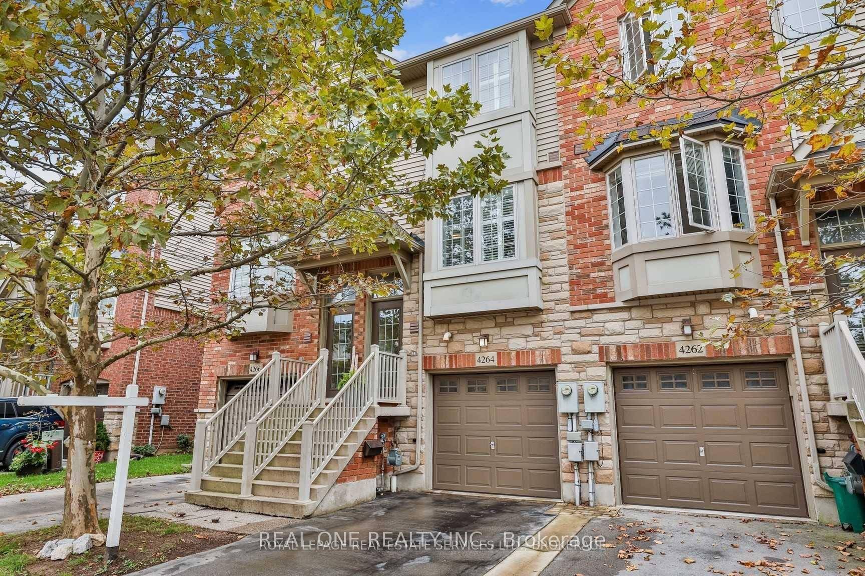 Spacious 2 1 bed, 1. 5 bath townhouse in Nelson High School zone !