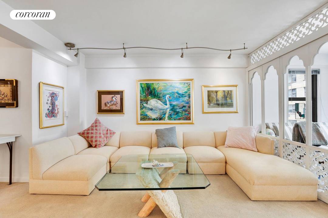 Live Like a Two Bedroom in the Upper East Side Spacious 1 Bedroom Den with Full Service Amenities Welcome to 425 East 79th Street, a spacious one bedroom plus den ...