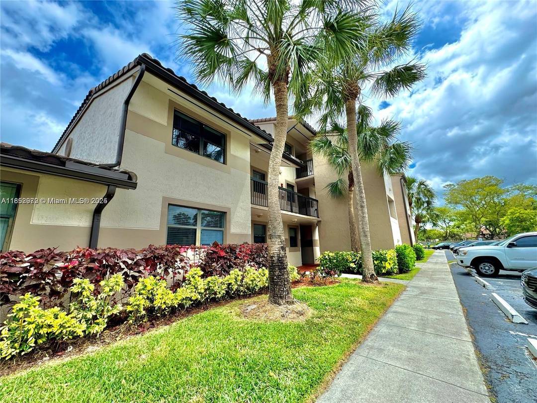 Under Market Value ! Completely renovated 19 Condos in the same association.