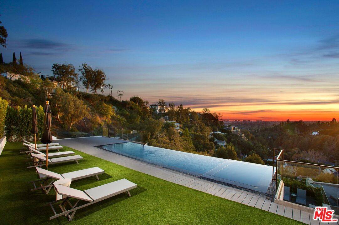 9459   Beverly Crest Dr Beverly Hills Flats LA