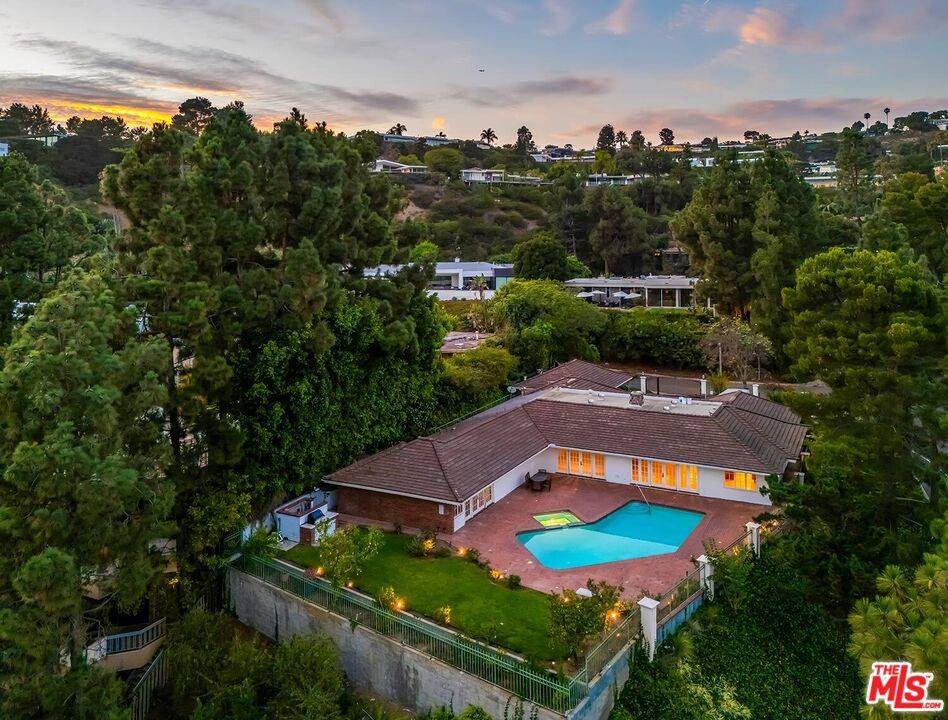 500 Leslie Ln 4BR Beverly Hills Post Office | B.H.P.O. La