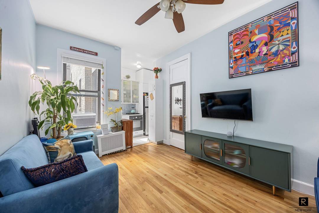 Parkside living with effortless access to transit, cafe s, and culture.