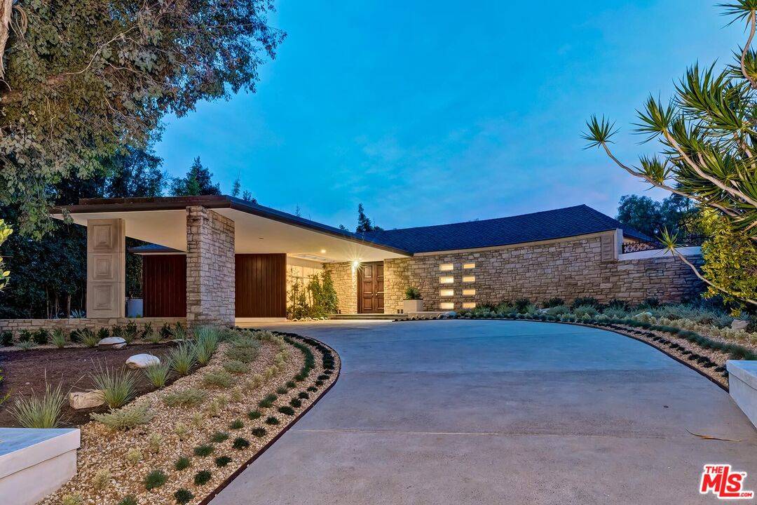 909  N Alpine Dr 3BR Beverly Hills Post Office | B.H.P.O. La
