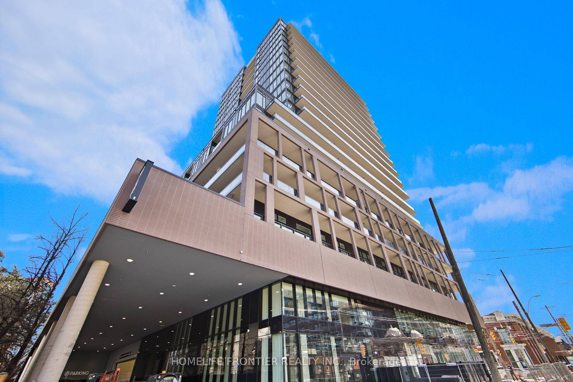 Brand New Luxury 1 Bedroom Suite overlooking King West in Downtown Toronto !