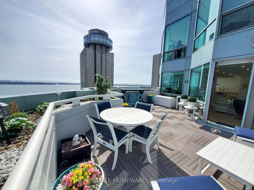 Waterfront Penthouse with huge 375 s.