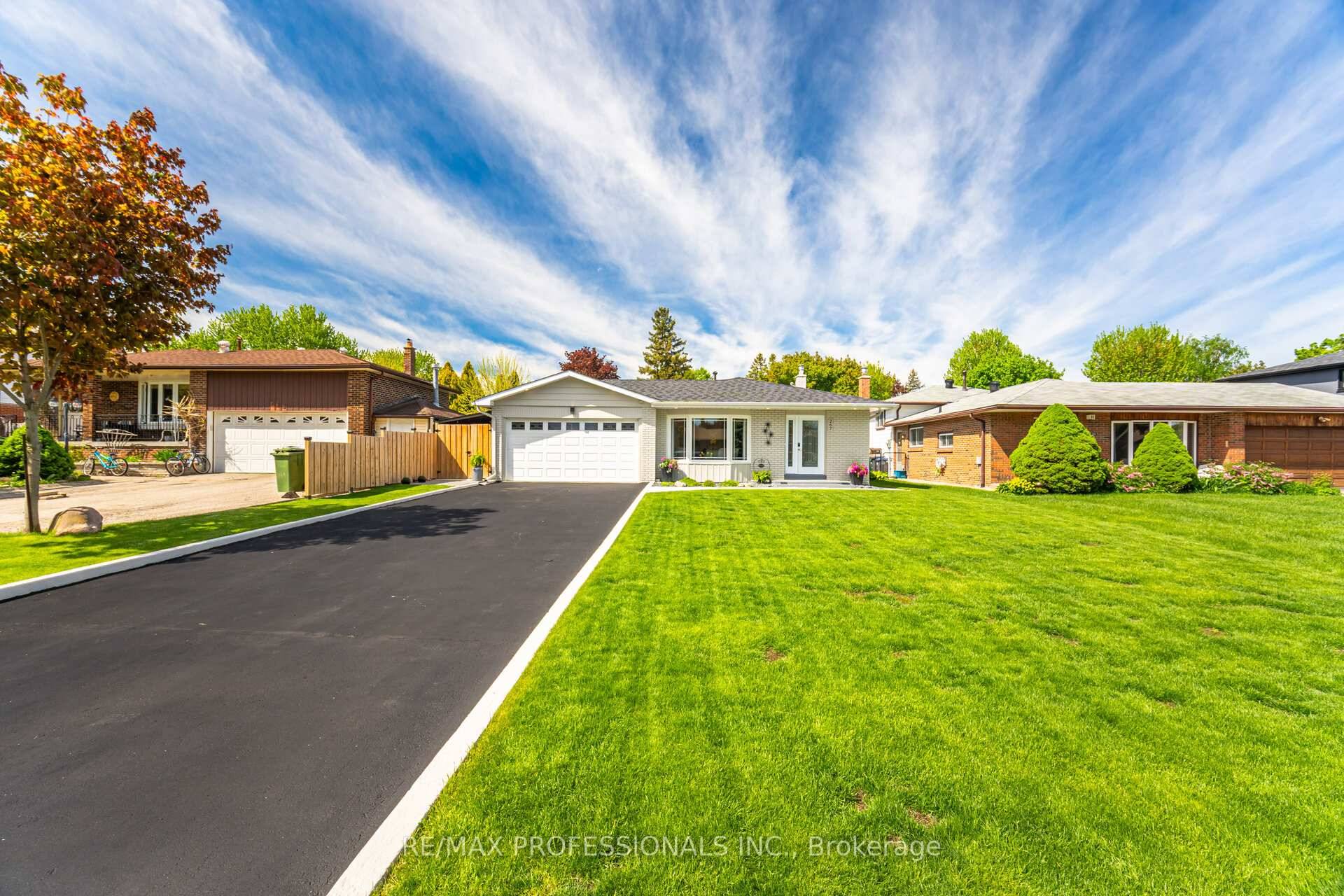 Welcome To This Impeccable amp ; Rarely Offered Property, Perfectly Situated In Bolton East's Most Desirable South Hill.