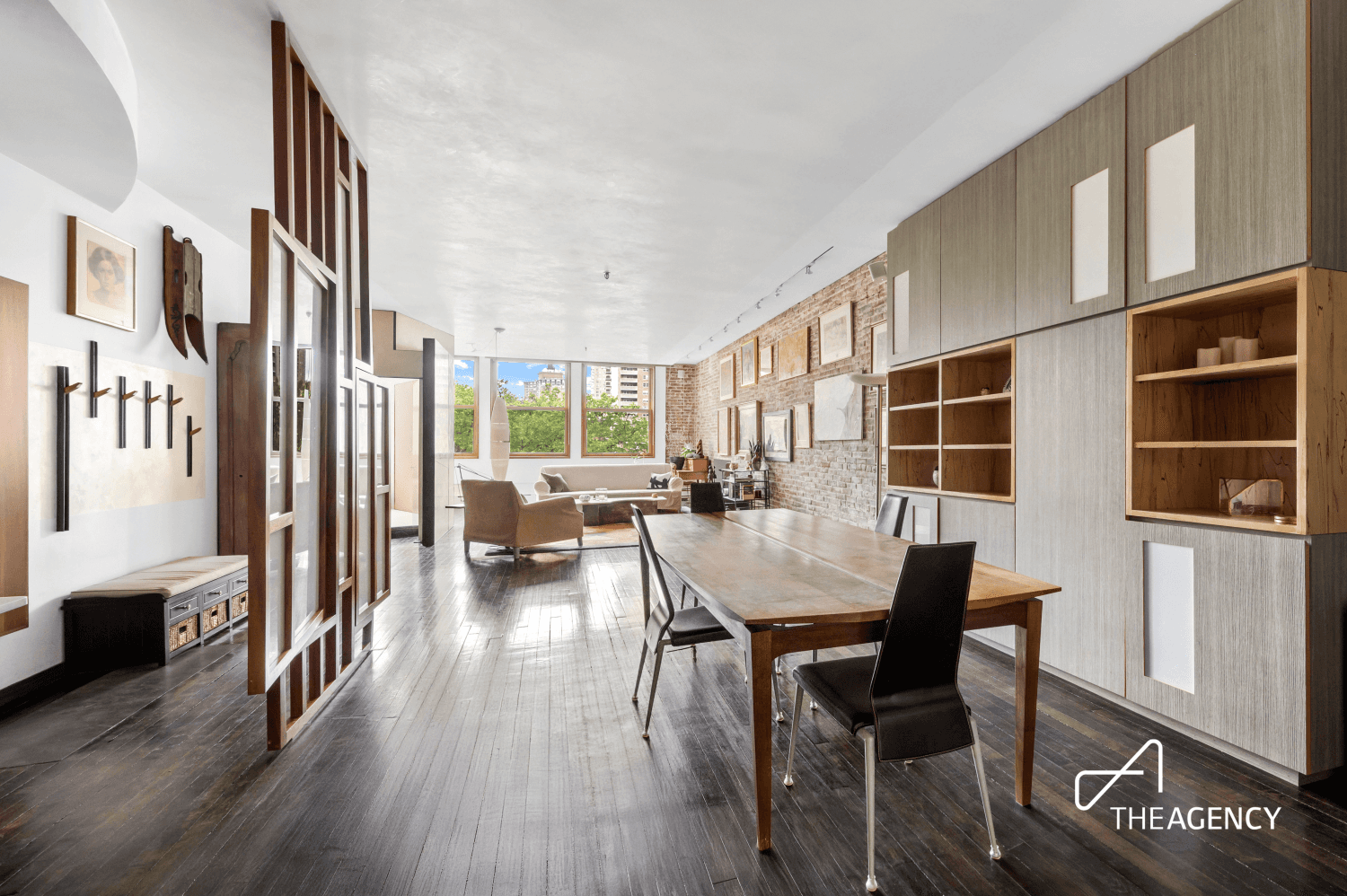 Full Floor 3 Bedroom Loft Overlooking Duane Park 40 Hudson Street, 4th Floor Enjoy iconic Tribeca living in this full floor 3 bedroom, 2 bathroom loft located directly on Duane ...