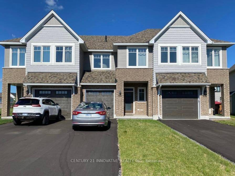 Welcome to this beautiful 3 bedroom, 3 bathroom townhome in Kingston's desirable west end.