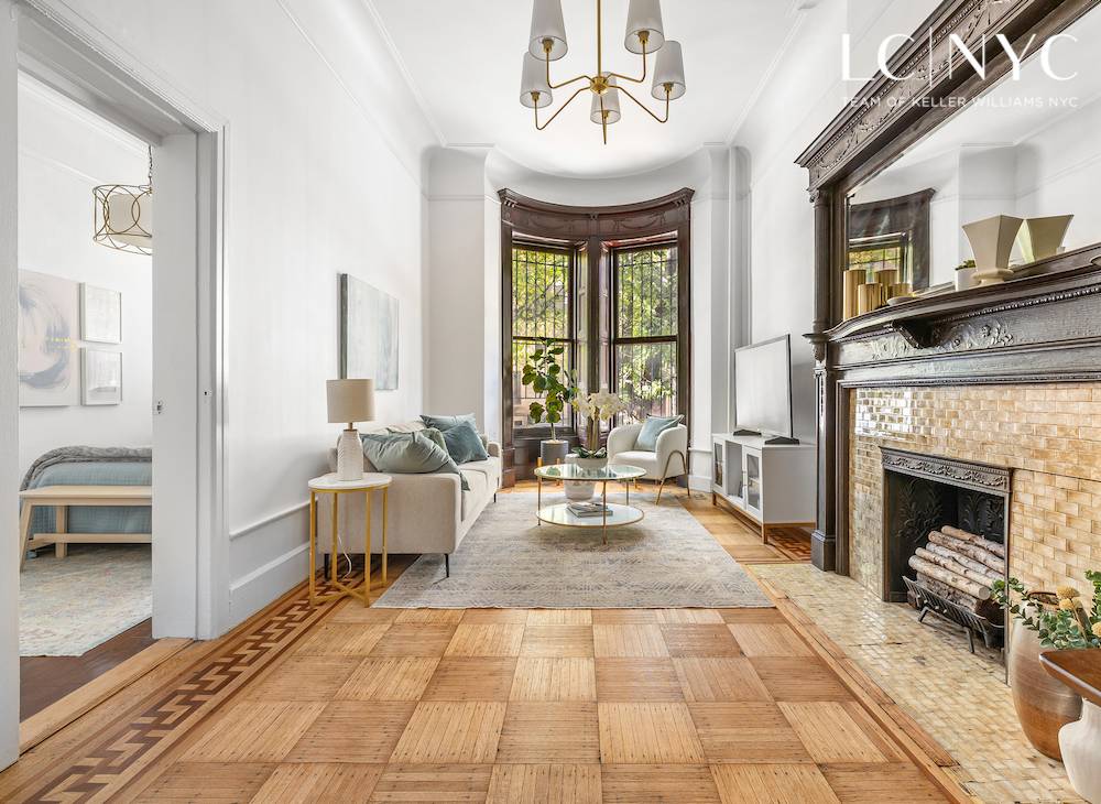 LOW MONTHLIES, PARLOR LEVEL 1BR IN CHARMING TOWNHOUSE !