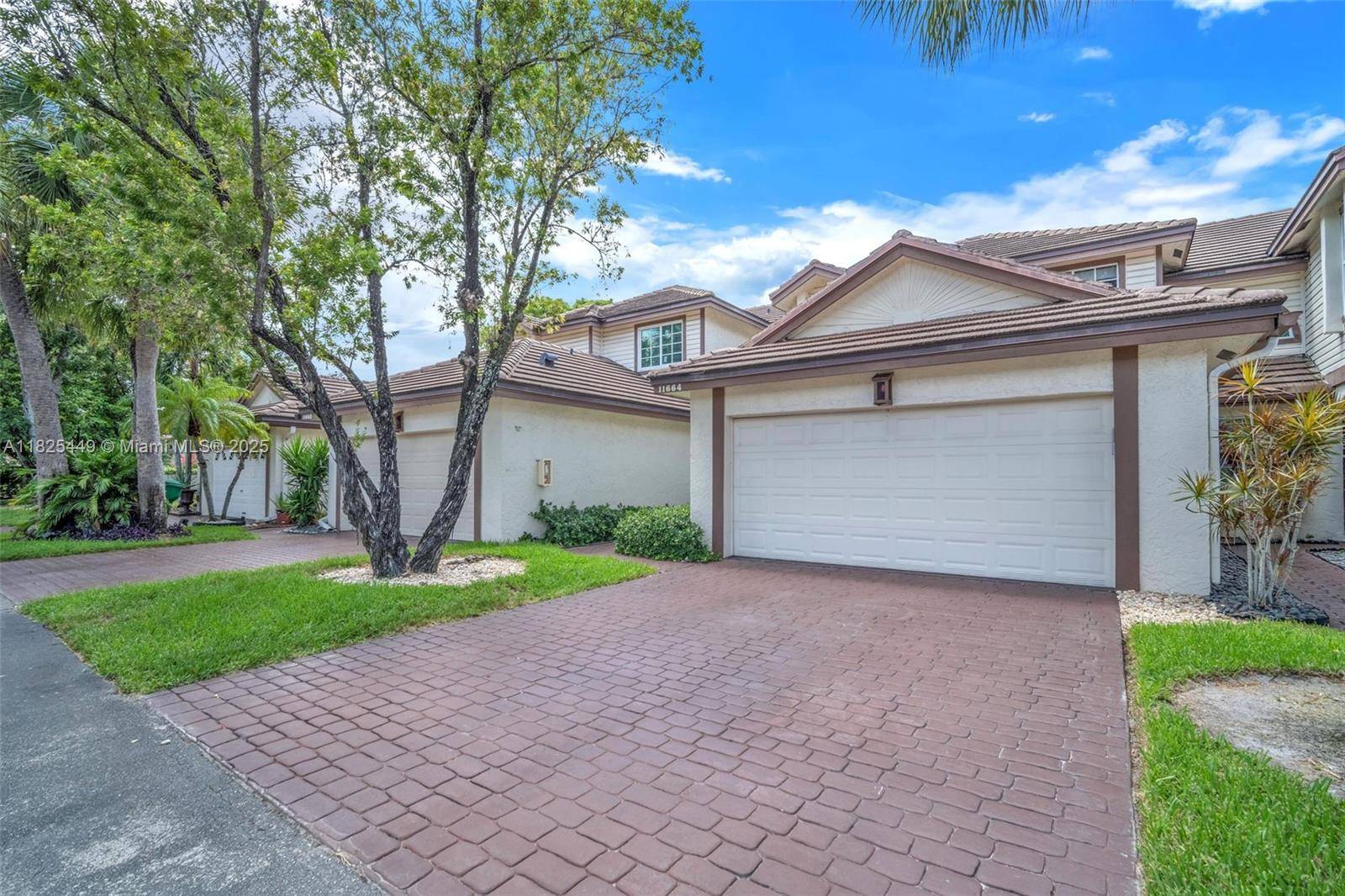 Beautifully updated and best priced townhouse in the community, located in a prime Coral Springs area !