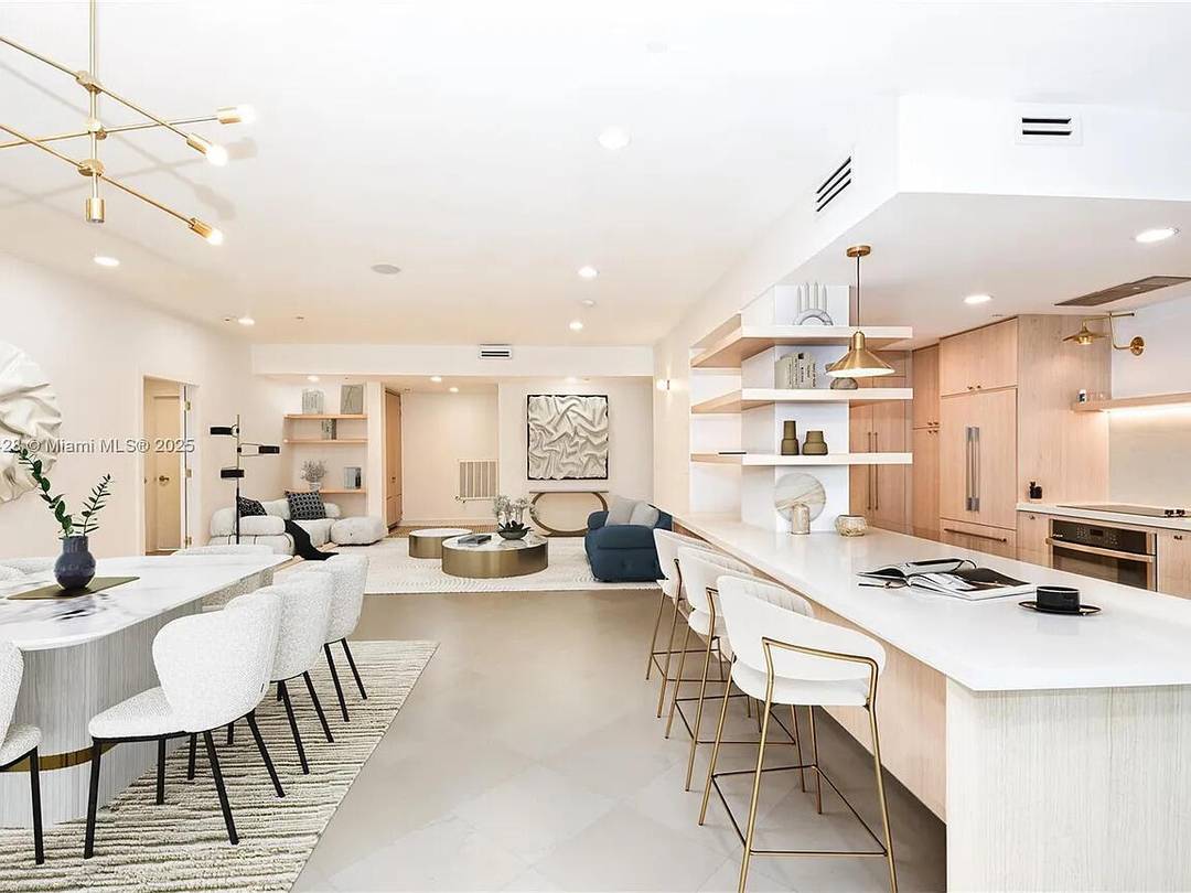 Stunning fully renovated 2 bed, 2.