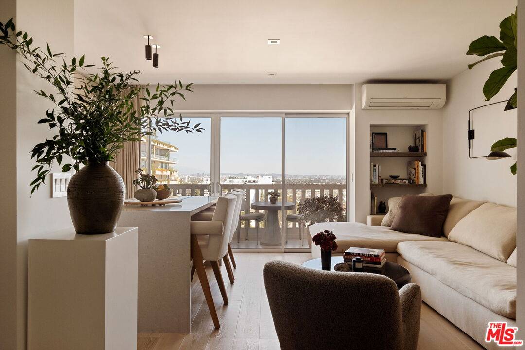 999  N Doheny Dr Sunset Strip La