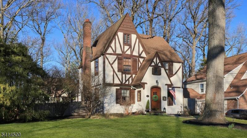 Nestled in a prime location, this charming Tudor style home is just a stone's throw away from Franklin School and Roosevelt Intermediate Schools.