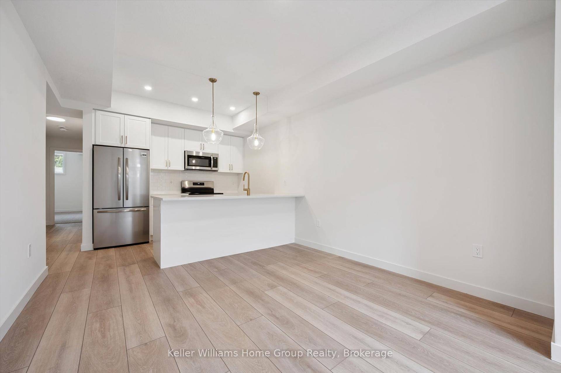 Move In Ready End Unit at Northside Quick Closing Available !