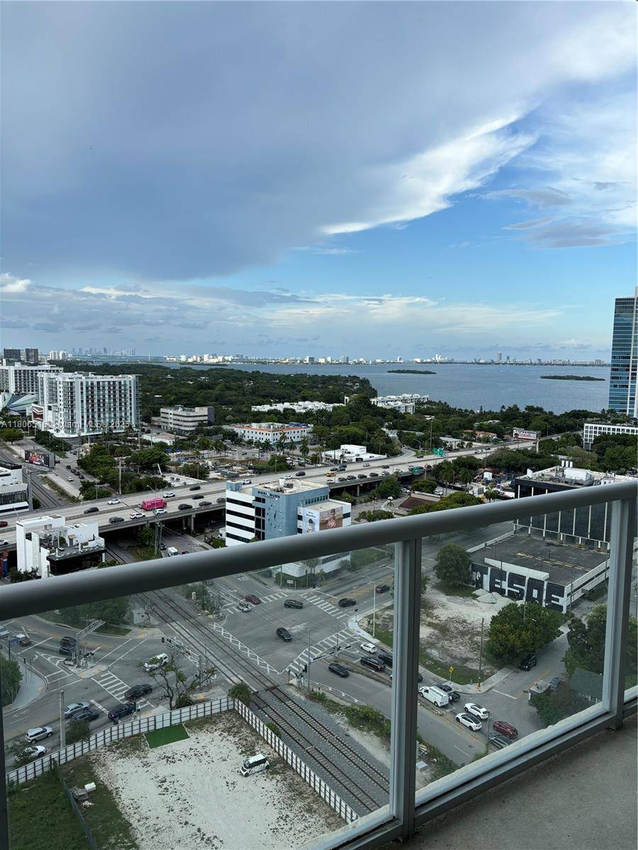 BEST 1 BEDROOM LINE IN THE BUILDING, IDEALLY LOCATED IN THE HEART OF MIDTOWN.