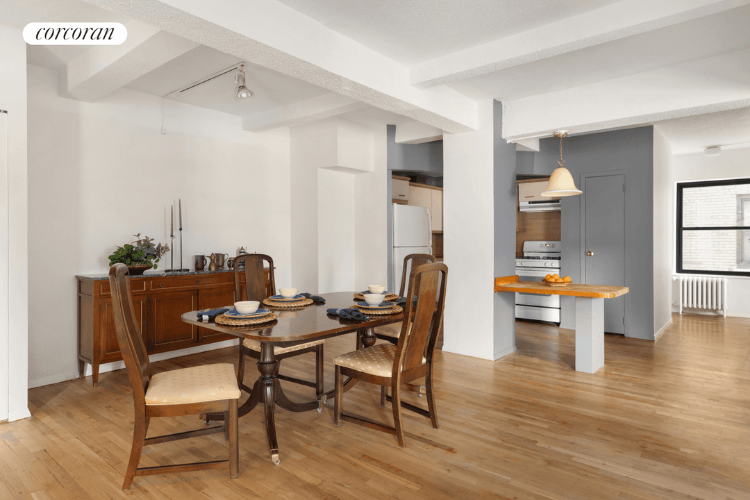 Welcome to 315 West 23rd Street, Unit 10F a stunning pre war cooperative nestled in the vibrant heart of Chelsea !