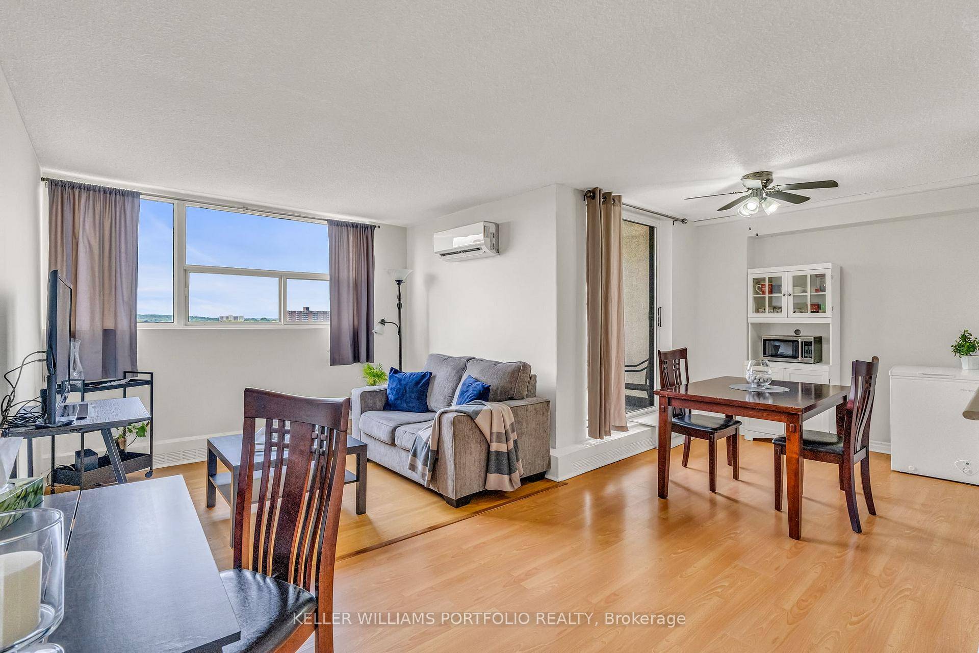 Meticulously maintained 2 bedroom suite offering comfort, convenience, and exceptional value in the heart of Meadowvale.