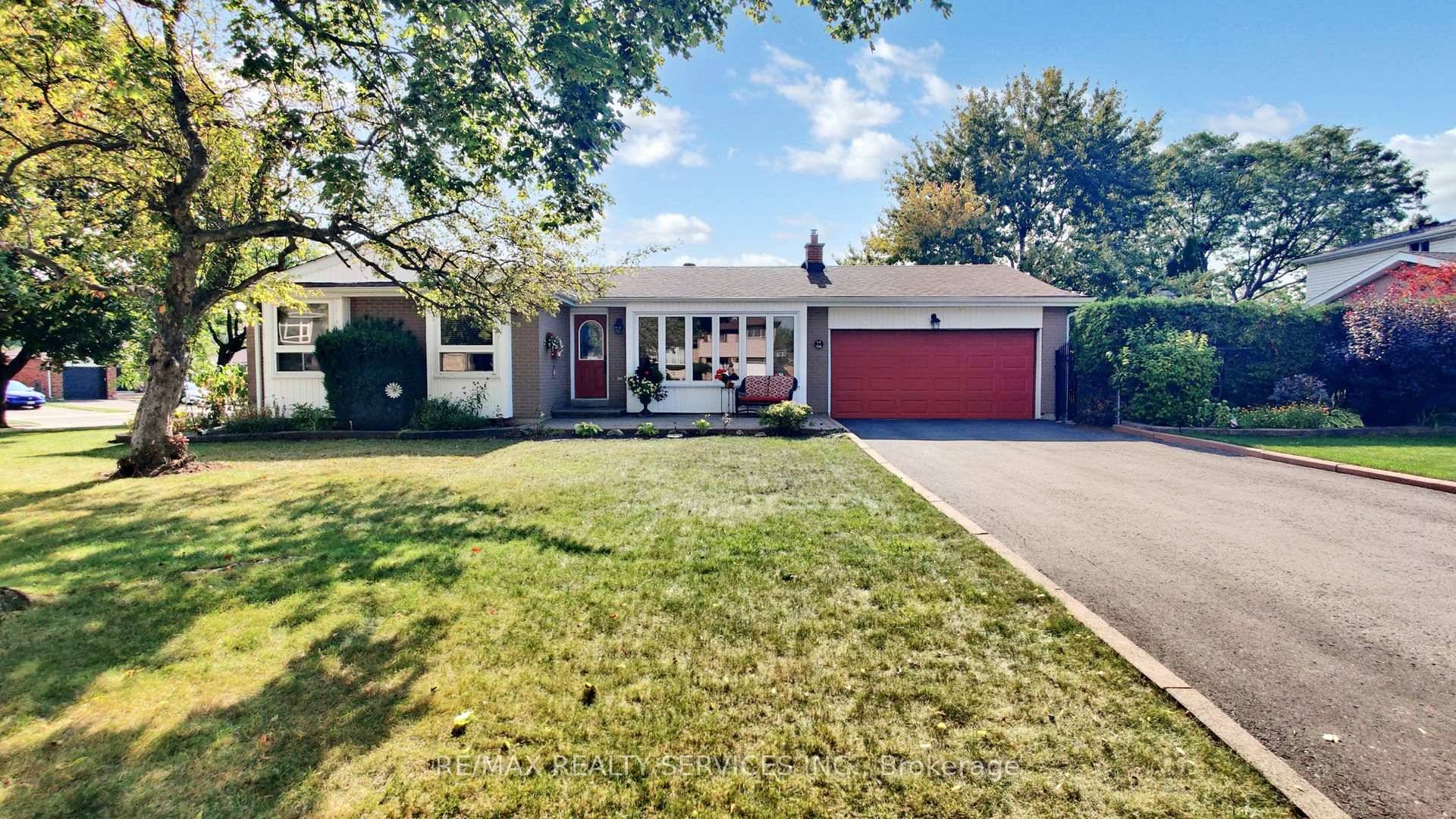 A charming detached bungalow in a quiet, well established neighbourhood Northgate Glebe with mature trees, friendly neighbors, and strong demand.