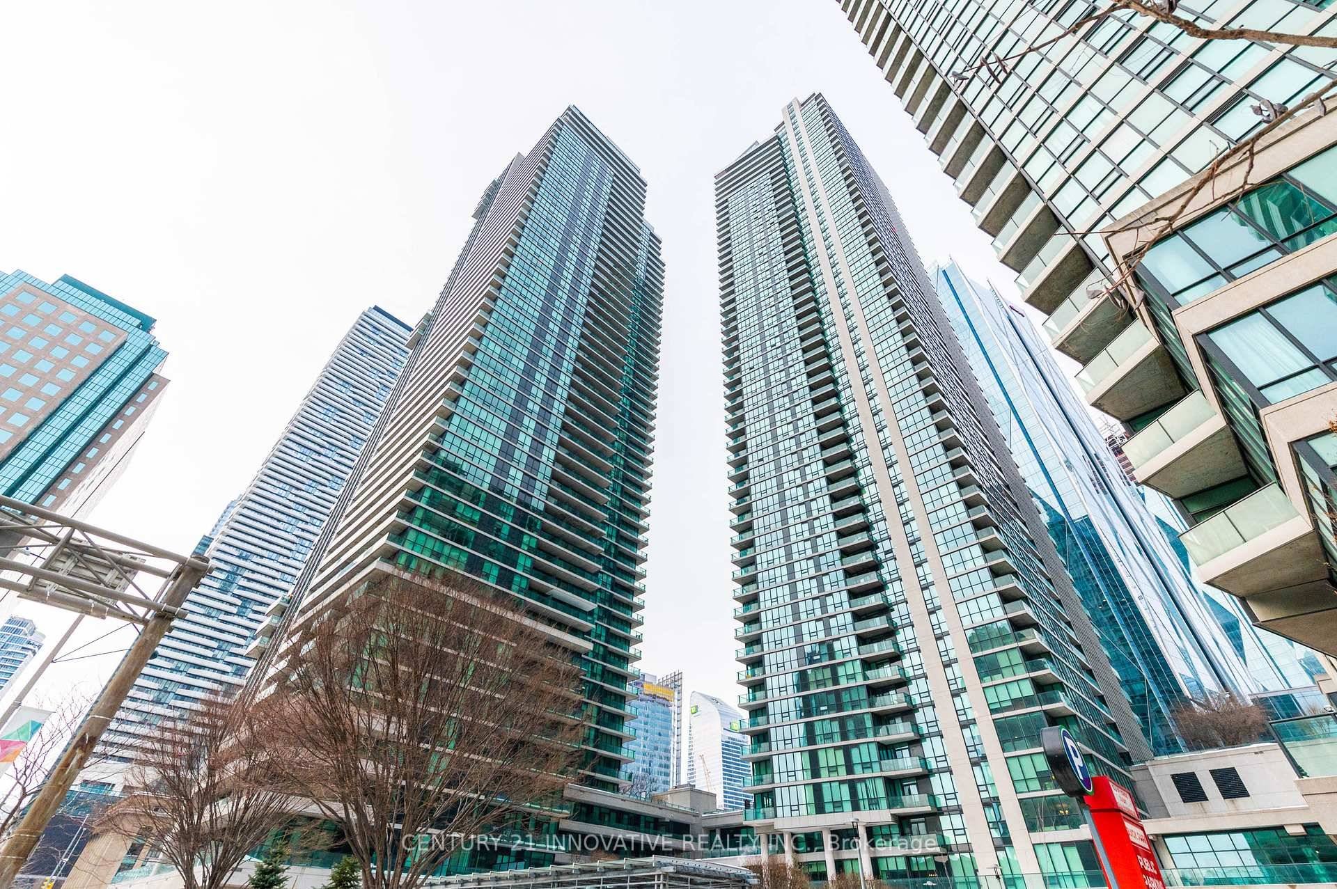 Breathtaking Wide amp ; Clear View Of Lake Ontario 3 Bedroom, 3 Washroom, 2 Parking 1 Locker, S W Corner Suite.
